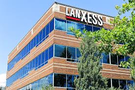 Компания приобретает ЛАНКСЕСС Кемтура акции